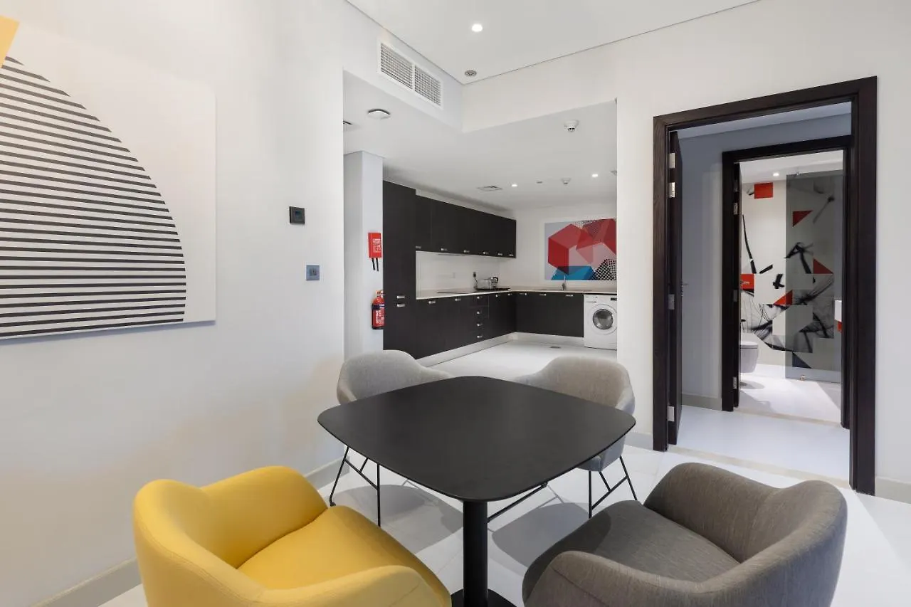 Studio M Arabian Plaza Hotel & Hotel Apartments Dubai